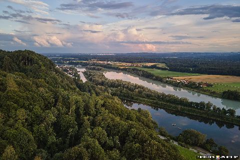 Gemeinde Marktl Landkreis Altötting Aussicht Dachlwand mit Inntal Landschaft (Dirschl Johannn) Deutschland AÖ